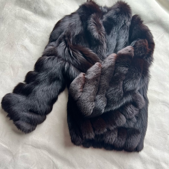 Gorgeous Brown Fox Fur Coat - Picture 4 of 14